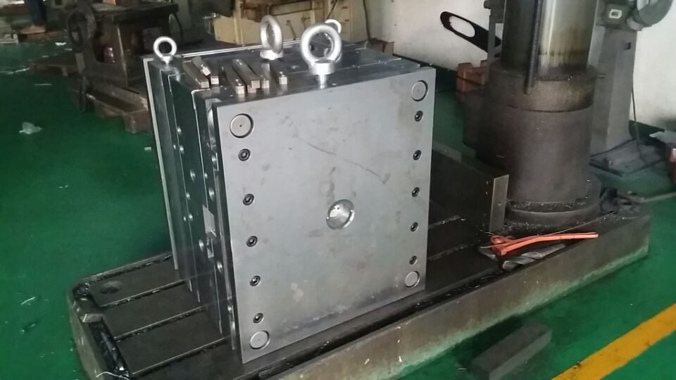 injection mold manufacturer